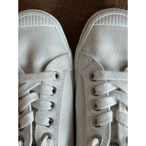 Cariuma Canvas Sneakers - Picture 5 of 10